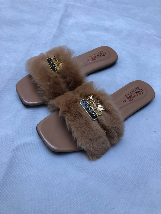 MM40- FAUX FUR SLIDES