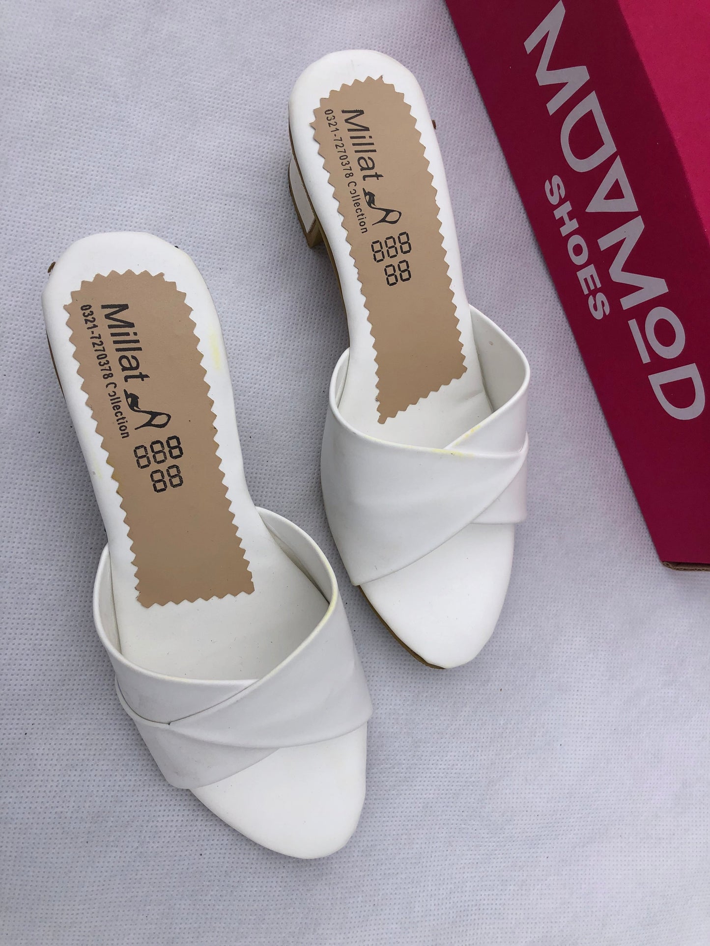 MM39- WHITE BLOCK HEEL